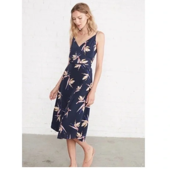 AMOUR VERT_ Silk Floral Navy Dress in Large - Picture 1 of 6